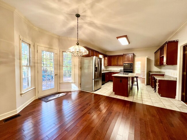 Building Photo - Fabulous 4BR 2.5BA Home on 1.25 Acres