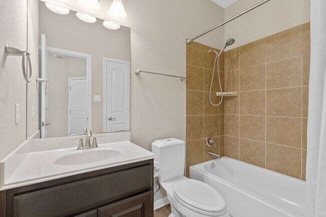 Building Photo - 2406 Sweetwater Ln