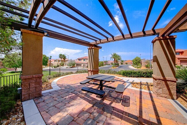 Building Photo - 2760 Drummossie Dr