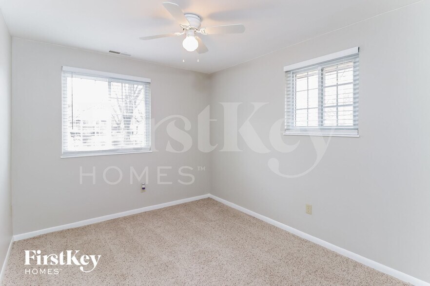 Building Photo - 618 Neptune Way