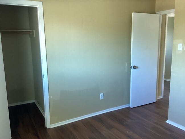 Building Photo - 15831 Bazelbriar Ln