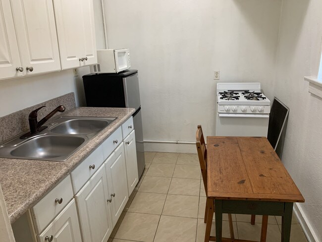 Primary Photo - 504 W 41st Dr