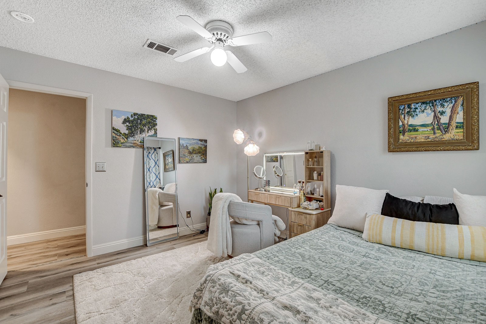 Building Photo - 2224 Lucerne Ct