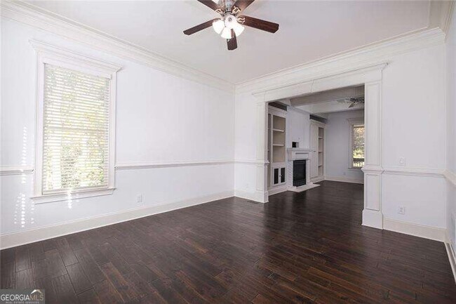 Building Photo - 1106 Devine Cir NE