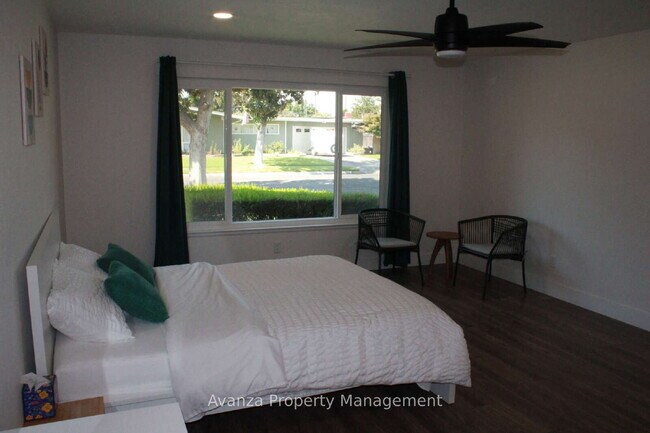 Building Photo - Home for Rent 4 Bed/3 Bath - 1,791 Sq Ft. Rent: $2,750/month Security Deposit: $2,850 Bullard Hig...
