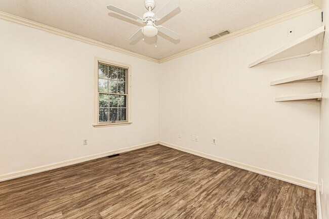 Building Photo - 6888 Bunnell Hill Rd