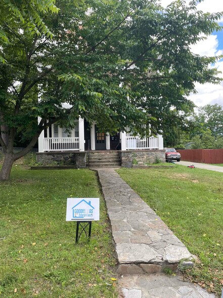 Primary Photo - 2900 Ailsa Ave