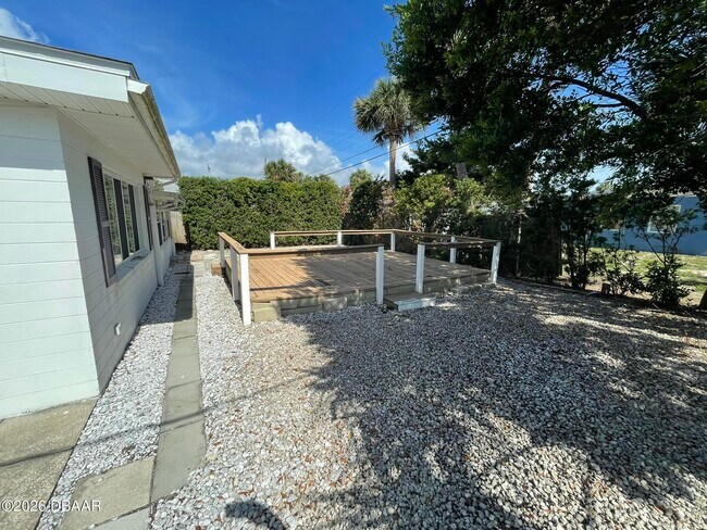 Building Photo - 125 Lynnhurst Dr