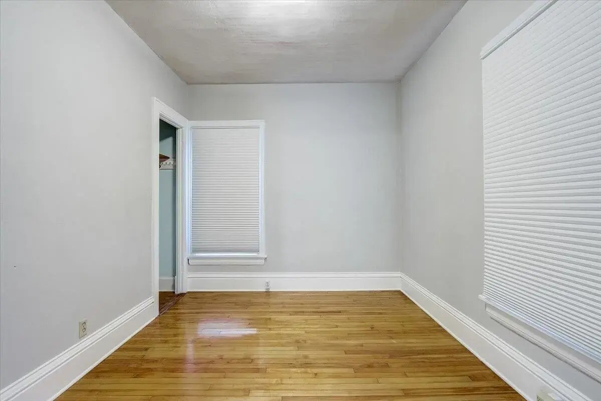 Building Photo - 2214 Winnebago St