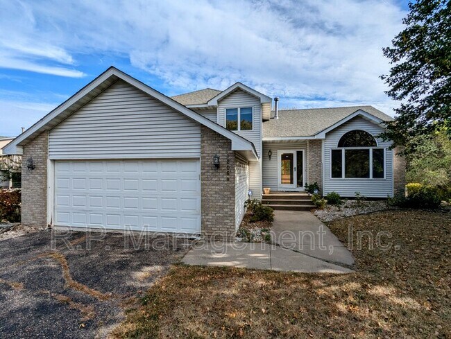 Primary Photo - 12069 Wedgewood Dr NW