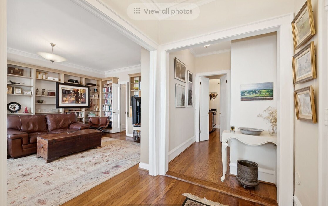 Building Photo - 2608 N Lakeview Ave