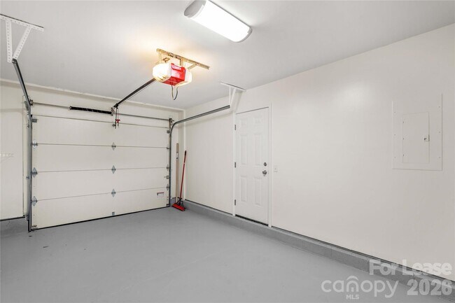 Building Photo - 697 Rebecca Jane Dr