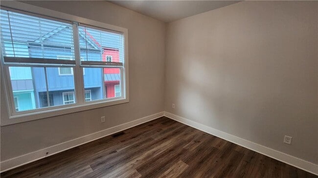 Building Photo - 169 Color Cir