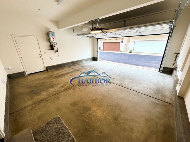 Building Photo - 1627 Hornet Dr