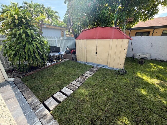 Building Photo - 3613 SW 112th Pl