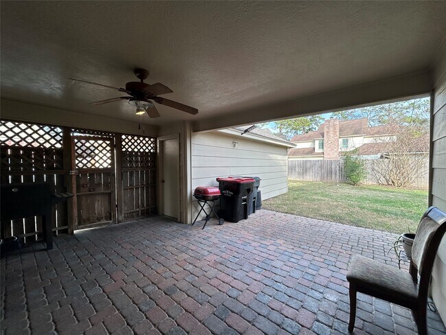 Building Photo - 17718 Surreywest Ln