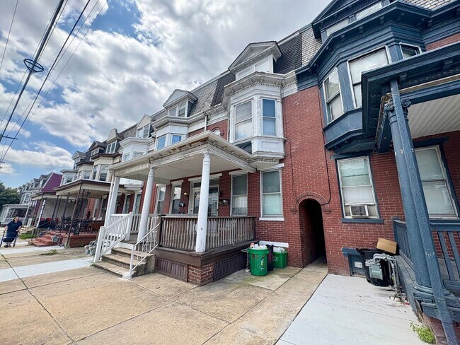Building Photo - 118 S Richland Ave