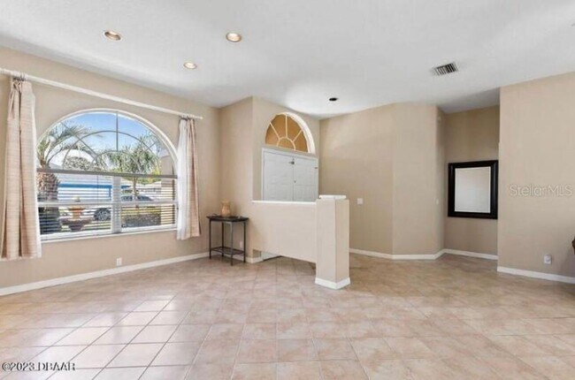 Building Photo - 9 Forge Ln