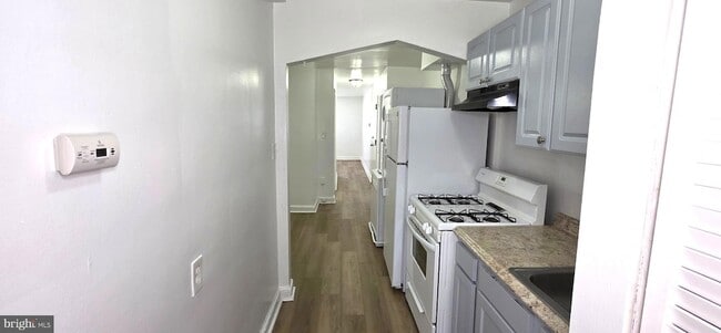 Building Photo - 3207 11th Pl SE