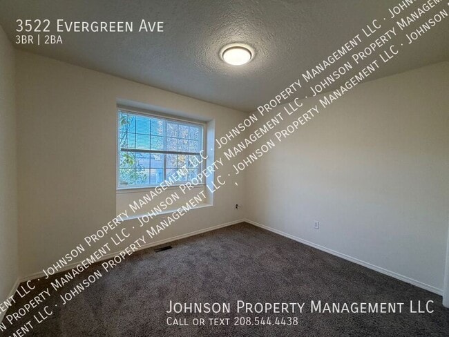 Building Photo - 3522 Evergreen Ave