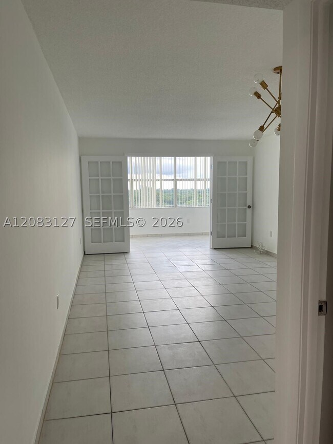 Building Photo - 1200 NE Miami Gardens Dr