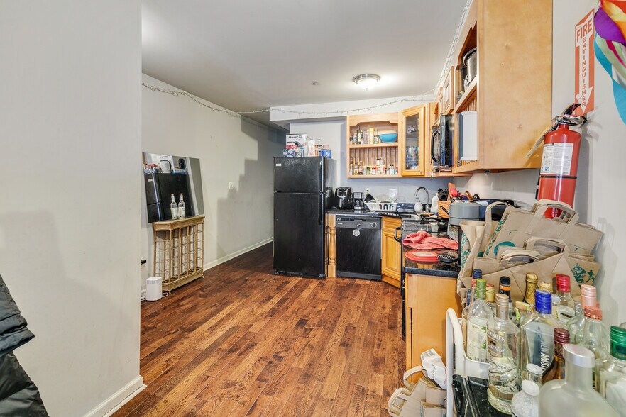 Building Photo - 1628 N Willington St