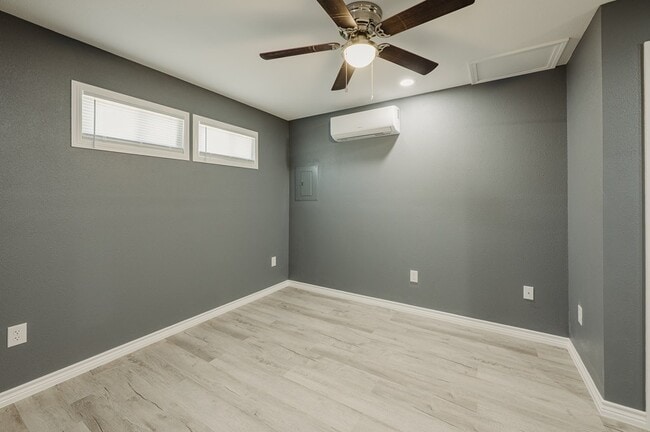 Building Photo - 10108 W 23rd St