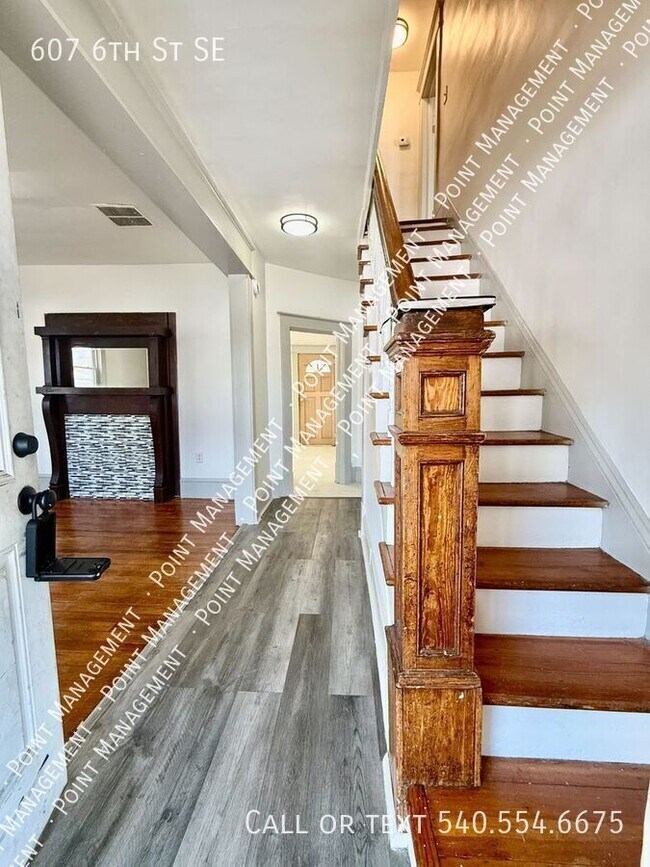 Building Photo - 607 6th St SE