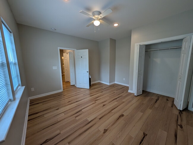 Building Photo - Room in House on Stone Mountain Dr