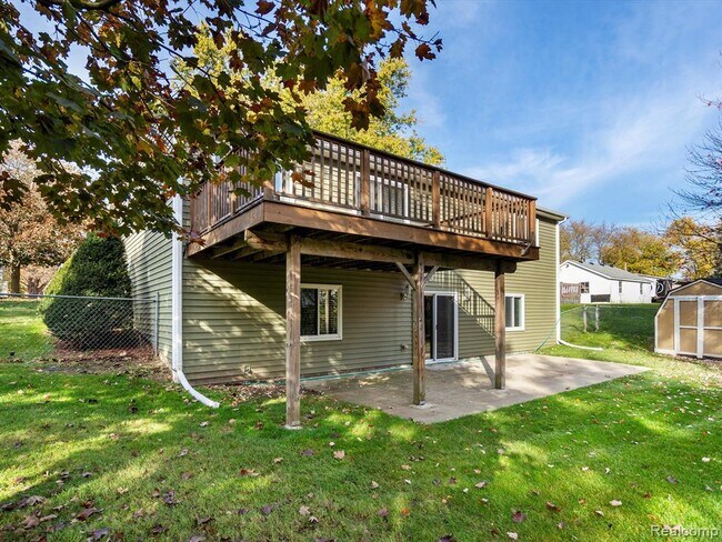 Building Photo - 987 Fairledge St