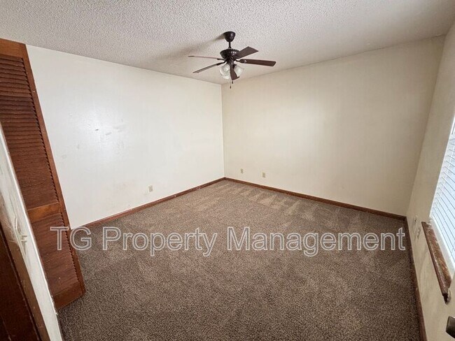 Building Photo - 703 Trekker St