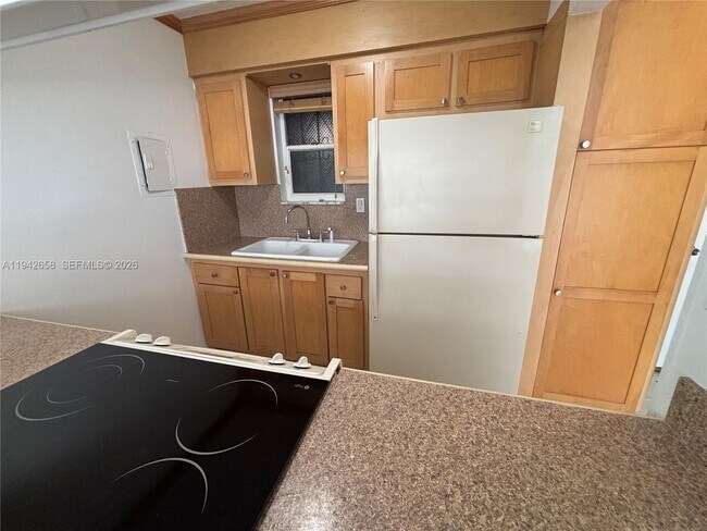 Building Photo - 3181 SW 13th St