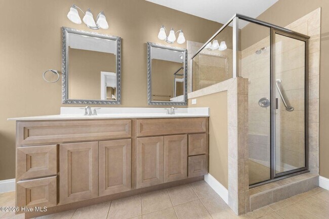 Building Photo - Beautiful 4 bedroom 3 bath home in Compass Pointe
