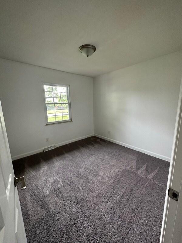 Building Photo - 5125 Bigelow Dr