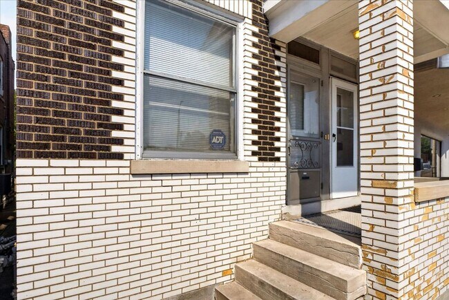 Building Photo - 5719 Gravois Ave