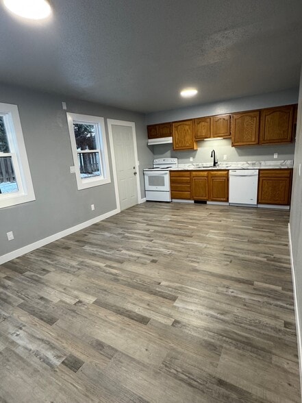 Building Photo - 2400 N 7th St