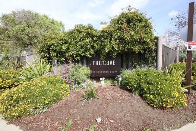 Building Photo - Modern and Clean 2 Bed 2 Bath Condo in Ric...