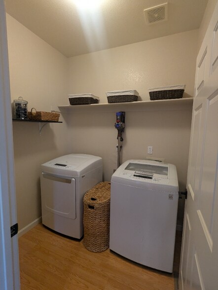 Building Photo - 3250 Segura Ct