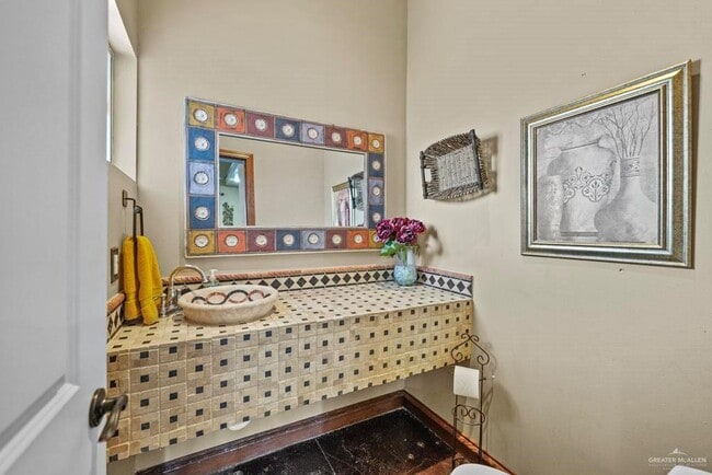 Building Photo - 27 Sunbow Ln