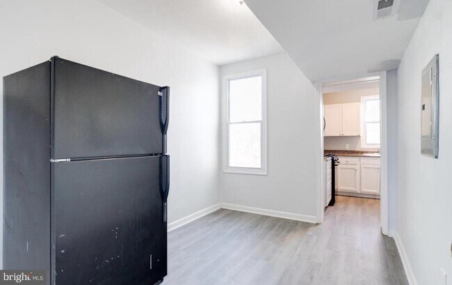 Building Photo - 3007 Oakley Ave