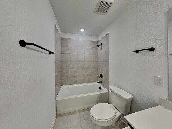 Building Photo - 1509 Gentle Crk Ln