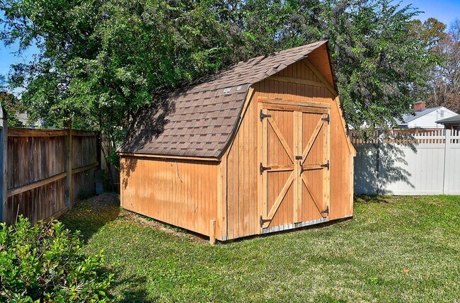 Building Photo - FOR RENT VIRGINIA BEACH