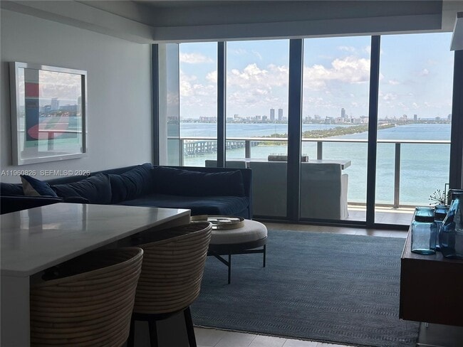 Building Photo - 3131 NE 7th Ave