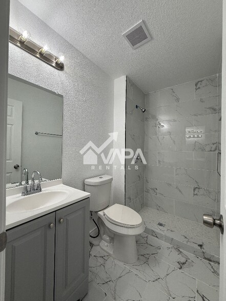 Building Photo - 12411 Gran Vista St