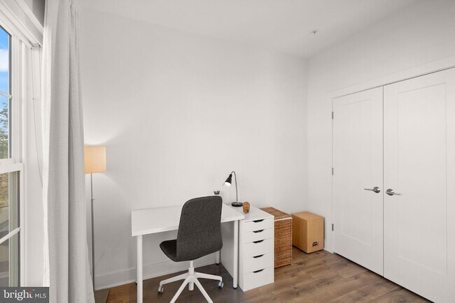 Building Photo - 11258 Faraday Park Dr.