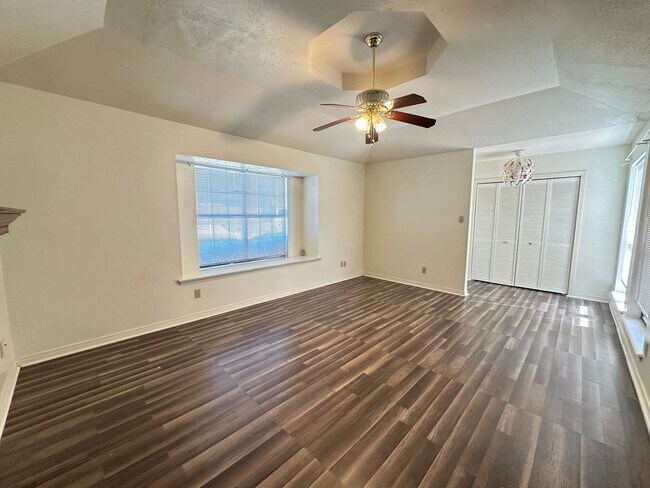 Building Photo - 9106 Bushnell Ln