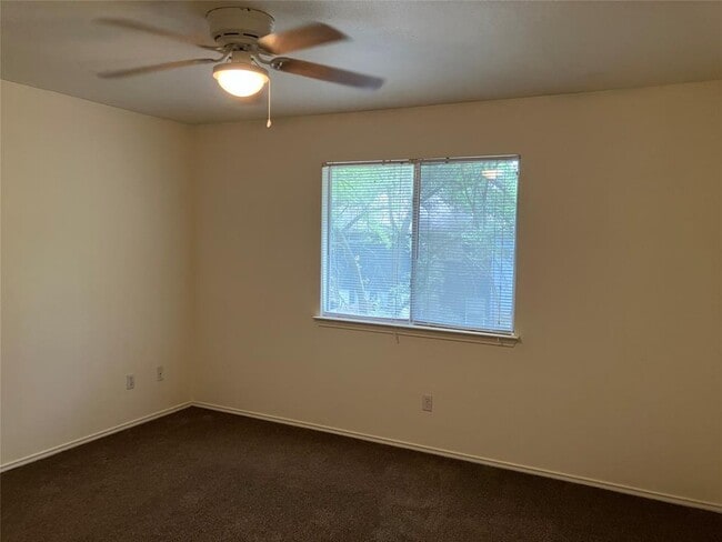 Building Photo - 9629 Sugar Hill Dr