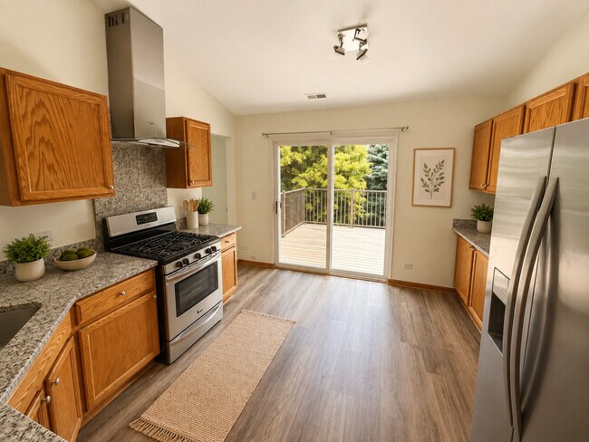 Building Photo - 3322 Bromley Ln