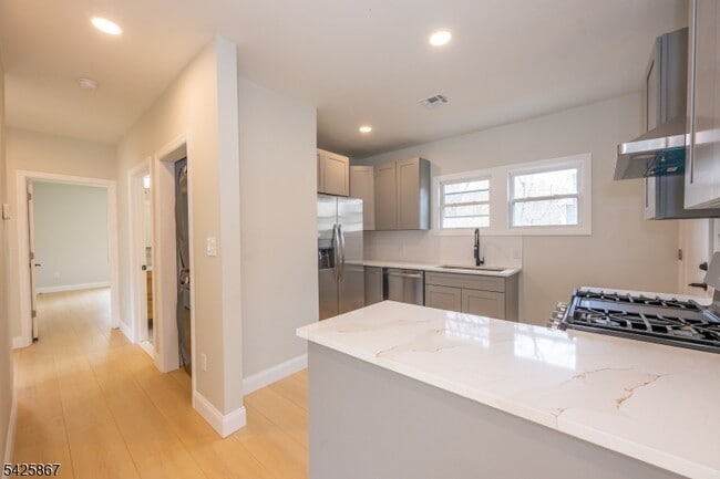 Building Photo - 59 Watchung Plaza