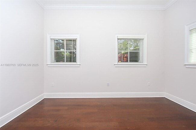 Building Photo - 1400 Alberca St